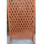 EXTENSIBLE WOODEN STRIPS WITH BASE CM. 150X150H.