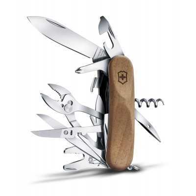 Vicotorinox multipurpose Evolution Wood S 557 with Walnut