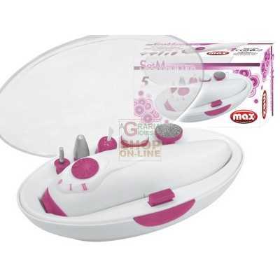 MAX SET MANICURE WITH 5 ACCESSORIES ON DISPLAY