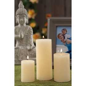 CANDLE OF IVORY COLOR DIMENSION CM. 6x9h.