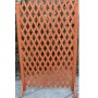 EXTENSIBLE WOODEN STRIPS WITH BASE CM. 150X150H.