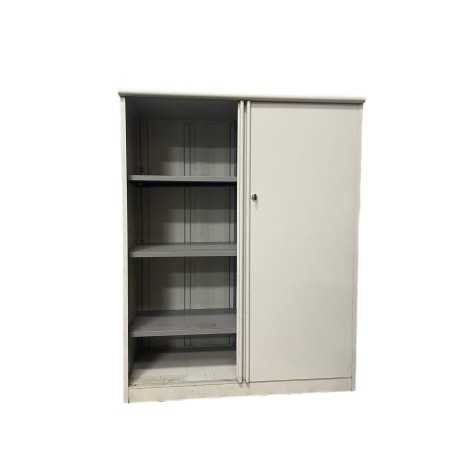 Armadio in metallo con ripiani due ante Scorrevoli Usato cm. 45x118x150h